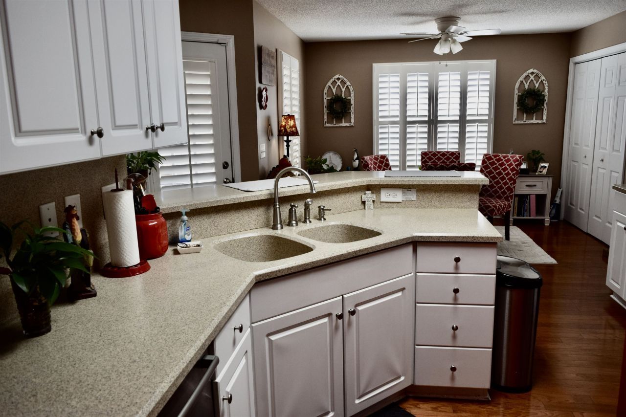 425 Harbour Reef Dr. Photo 18