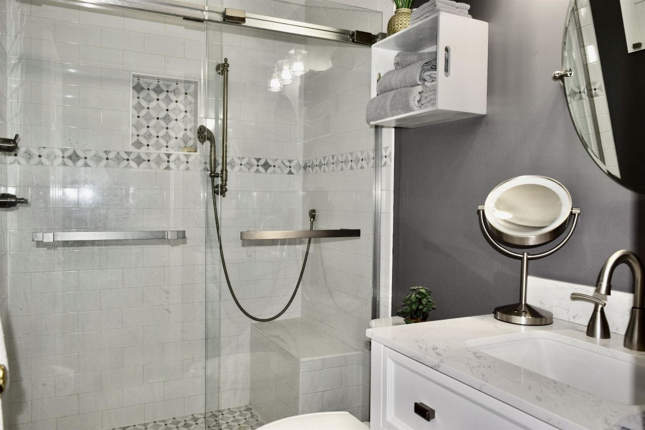 425 Harbour Reef Dr. Photo 32