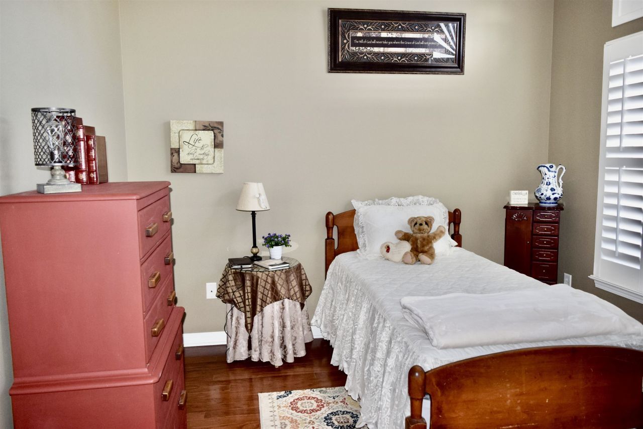 425 Harbour Reef Dr. Photo 34