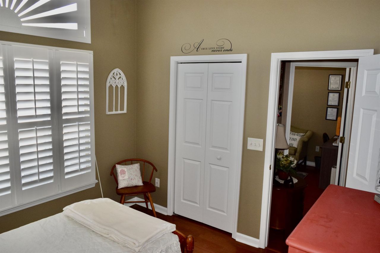 425 Harbour Reef Dr. Photo 35