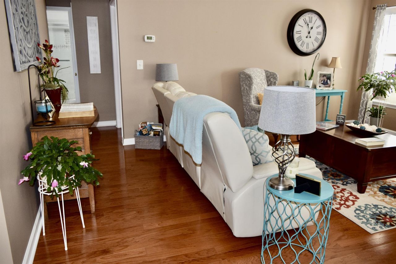 425 Harbour Reef Dr. Photo 8