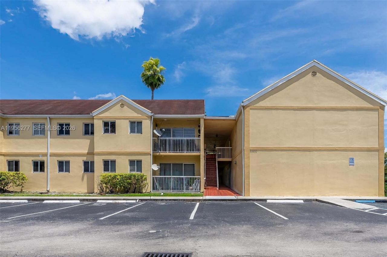 13810 SW 112th St , Unit 102, Miami, FL 33186 Photo
