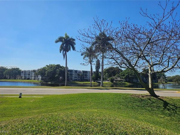 9480 Tangerine Pl , Unit 101, Davie, FL 33324