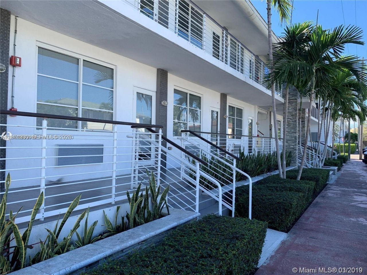 540 74th St, Unit 10, Miami Beach, FL 33141 Photo