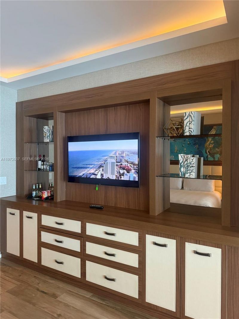 551 N Fort Lauderdale Beach Blvd , Unit R2210, Fort Lauderdale, FL 33304 Photo