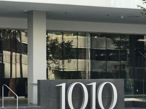 1010 Brickell Ave, Unit 3509, Miami, FL 33131