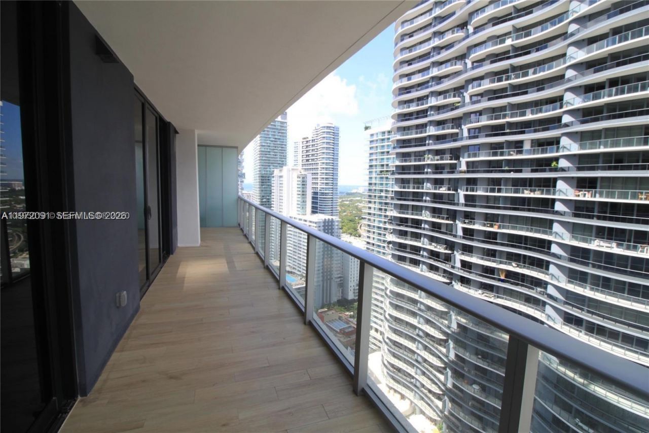 1010 Brickell Ave, Unit 3509, Miami, FL 33131 Photo