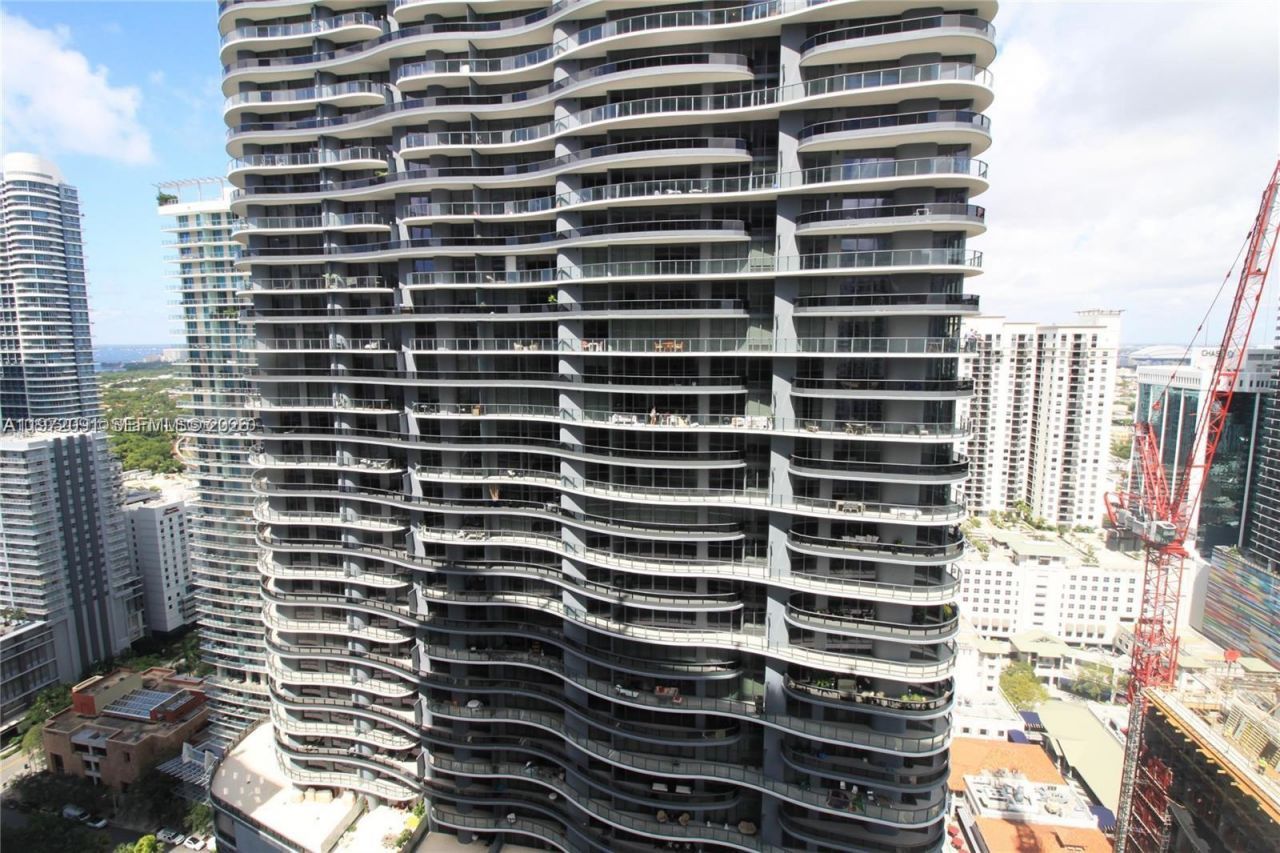 1010 Brickell Ave, Unit 3509, Miami, FL 33131 Photo