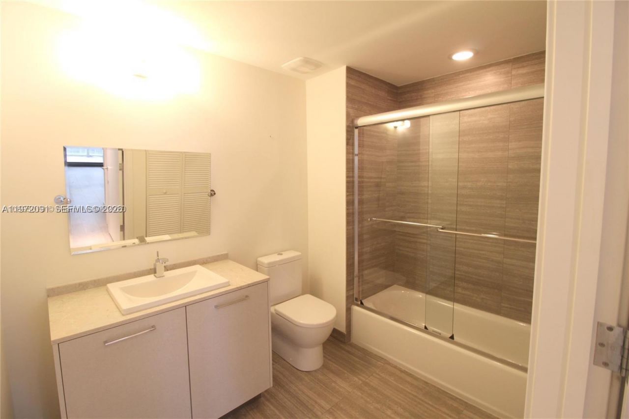 1010 Brickell Ave, Unit 3509, Miami, FL 33131 Photo