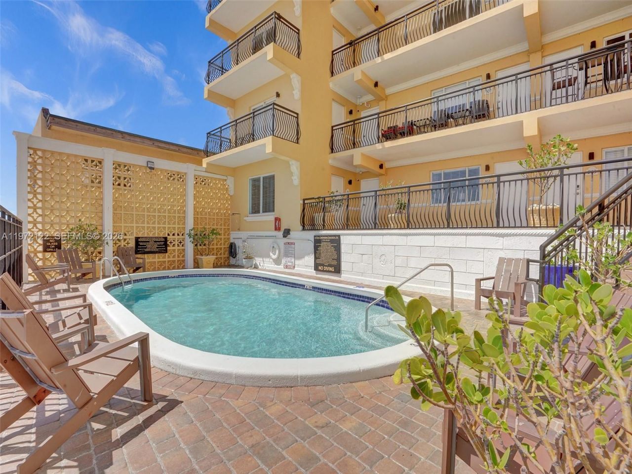 1815 N Surf Rd , Unit 202, Hollywood, FL 33019 Photo