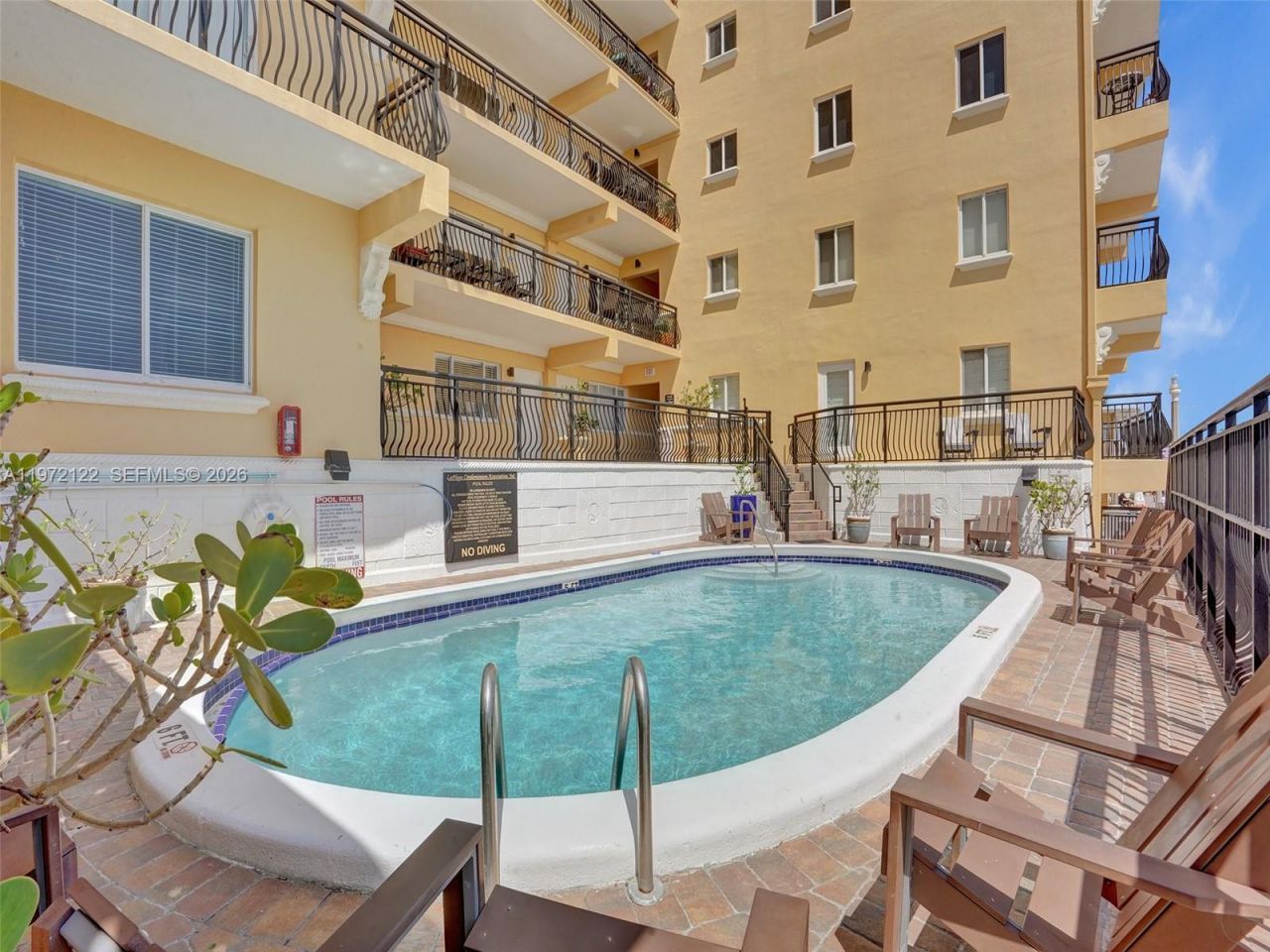 1815 N Surf Rd , Unit 202, Hollywood, FL 33019 Photo