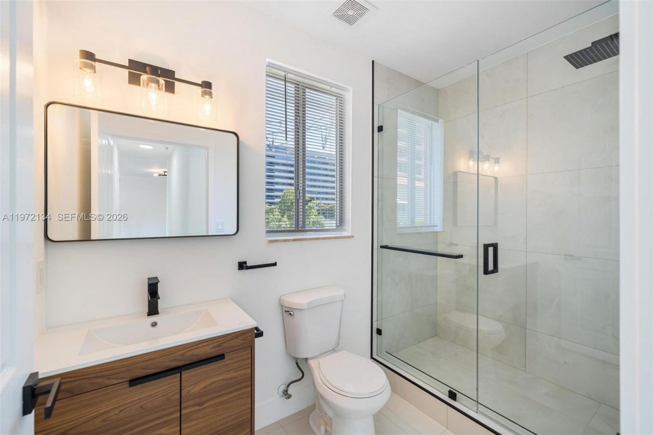 2280 SW 32nd Ave, Unit 201, Miami, FL 33145 Photo