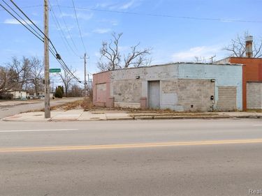 6870 E Davison Street , Detroit, MI 48212