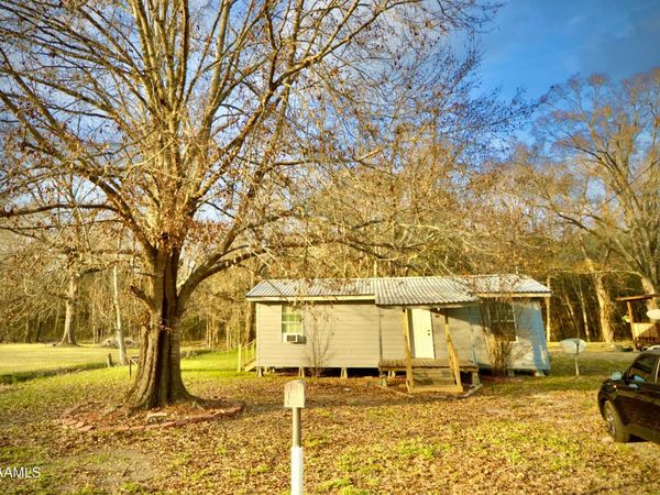 1037 A Brown Drive, Breaux Bridge, LA 70517