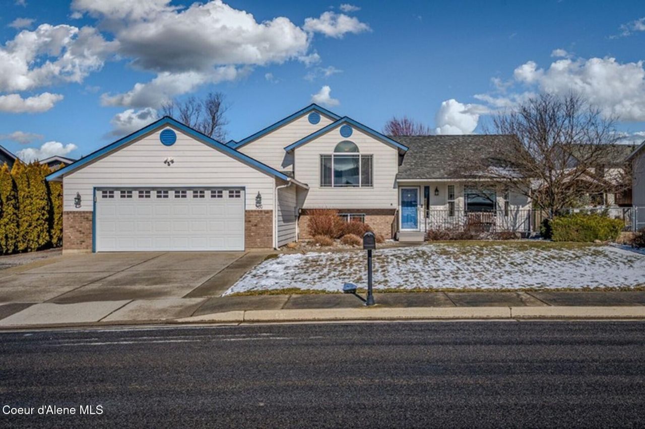 500 W 22nd Ave, Post Falls, ID 83854 Main Photo