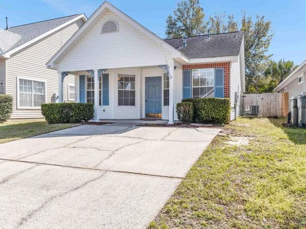 139 Wildflower Ln, Pensacola, FL 32514