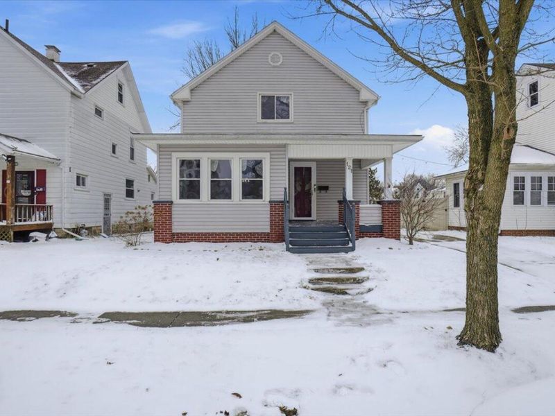 121 W Lincoln Avenue, Bellefontaine, OH 43311 Photo 2