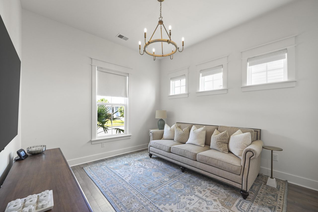 1713 Banning Street Photo 11