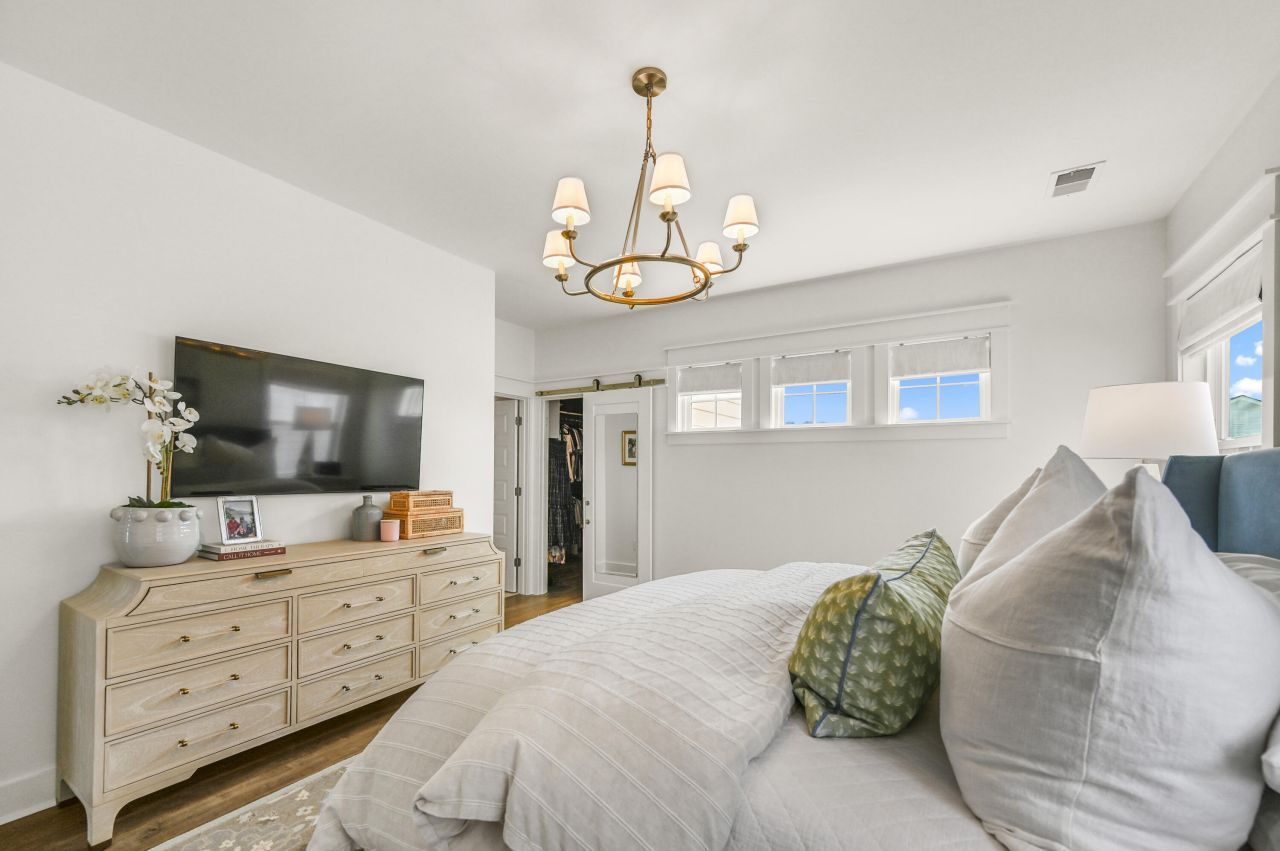 1713 Banning Street Photo 16