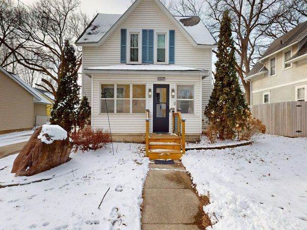 109 S 9th Street, Clear Lake, IA 50428