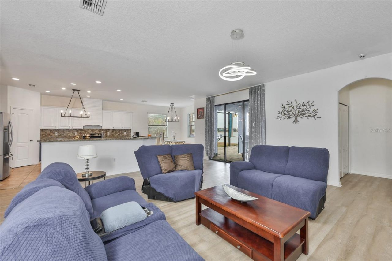 10039 Smarty Jones Drive, Ruskin, FL 33573 Photo