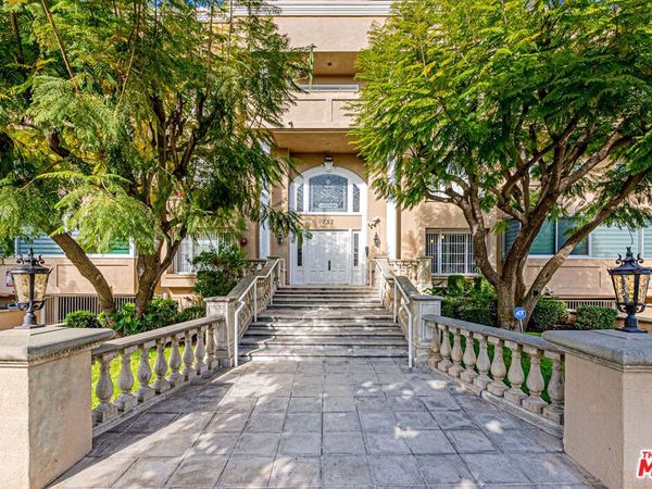 737 S Windsor Boulevard, Unit 201, Los Angeles, CA 90005