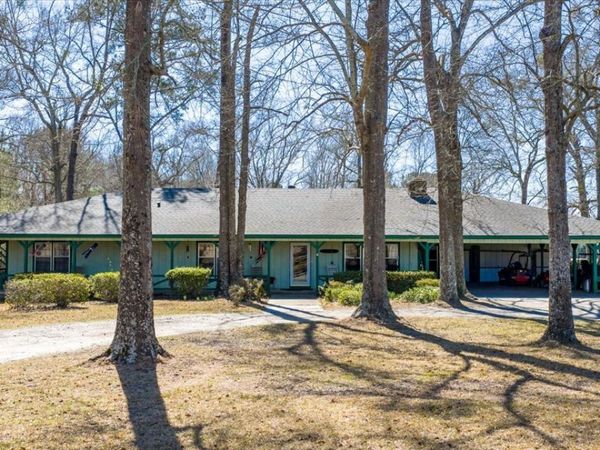 146 Mooring Road, Hawkinsville, GA 31036