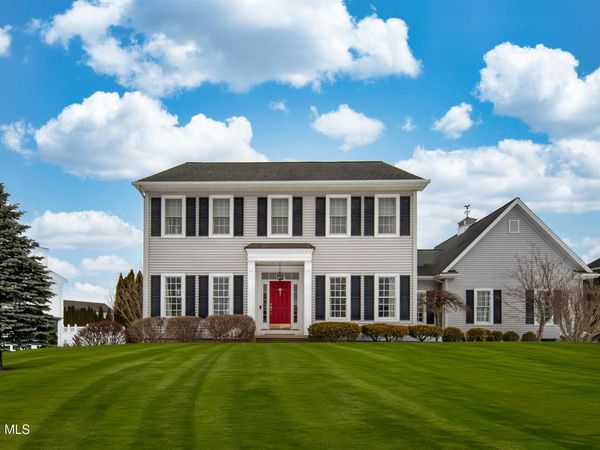 241 Mohawk Trail, Niskayuna, NY 12309