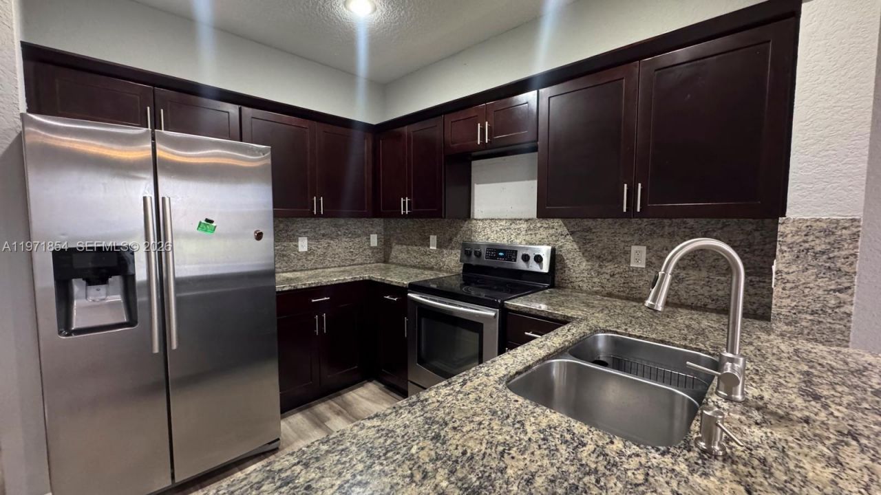 7941 Catalina Cir, Unit 7941, Tamarac, FL 33321 Photo