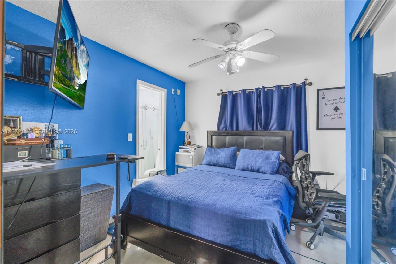 9719 NW 127th St, Hialeah Gardens, FL 33018 Photo