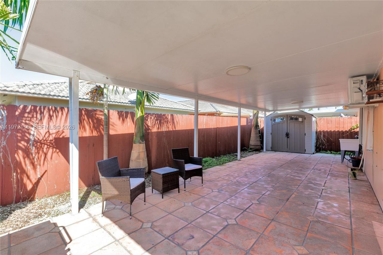 9719 NW 127th St, Hialeah Gardens, FL 33018 Photo