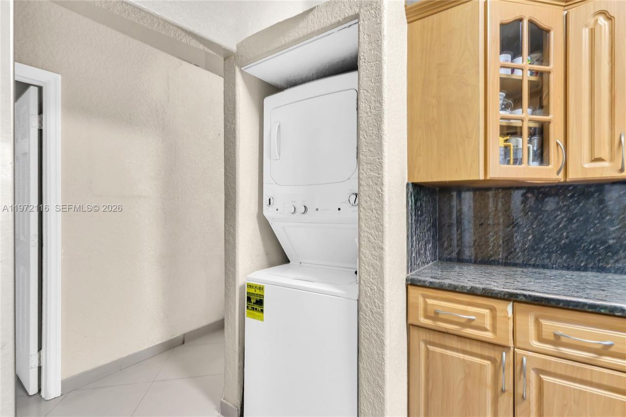 9719 NW 127th St, Hialeah Gardens, FL 33018 Photo