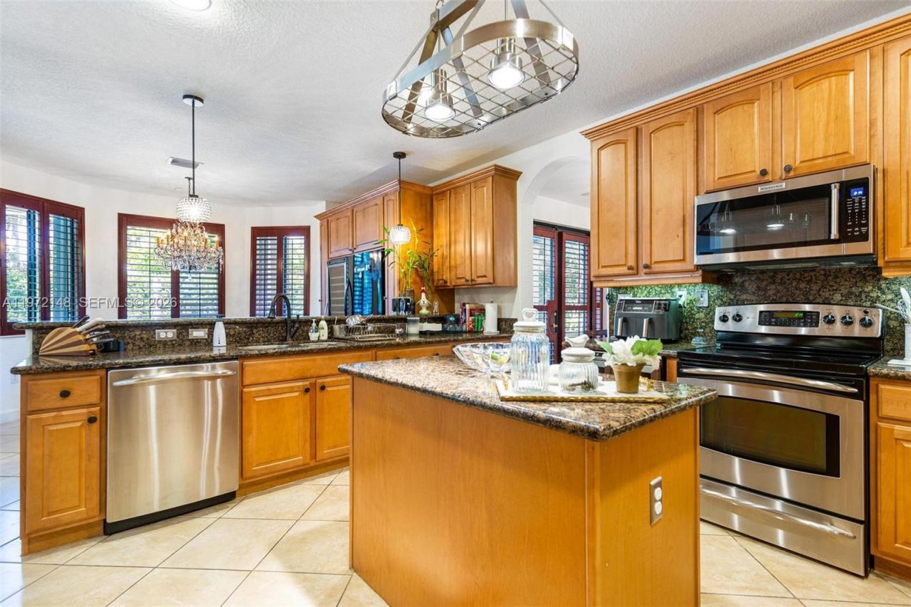 7587 SW 189th St , Cutler Bay, FL 33157 Photo