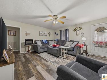 421 Barbour Cemetery Road, Glasgow, KY 42141