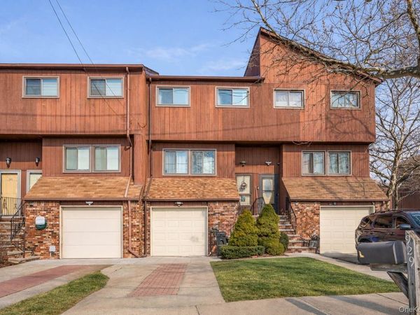 929 West Fingerboard Road, Staten Island, NY 10304