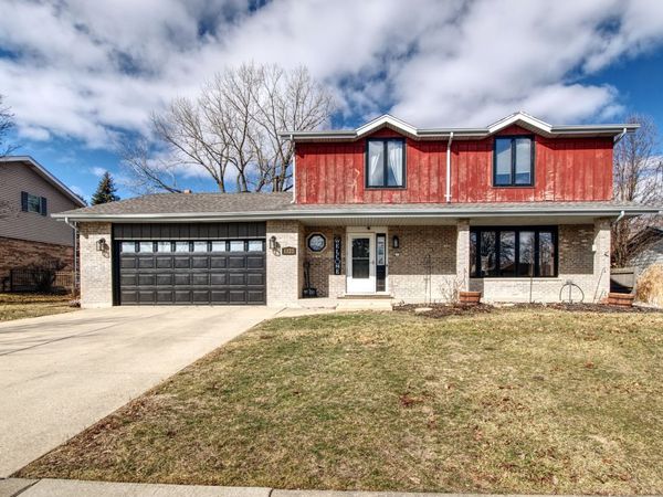 1327 Grandview Drive, New Lenox, IL 60451