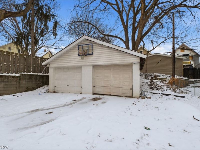 3290 W 82nd Street, Cleveland, OH 44102 Photo 6