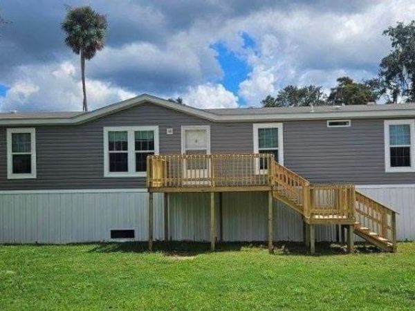 55744 HOLIDAY CIRCLE , ASTOR, FL 32102