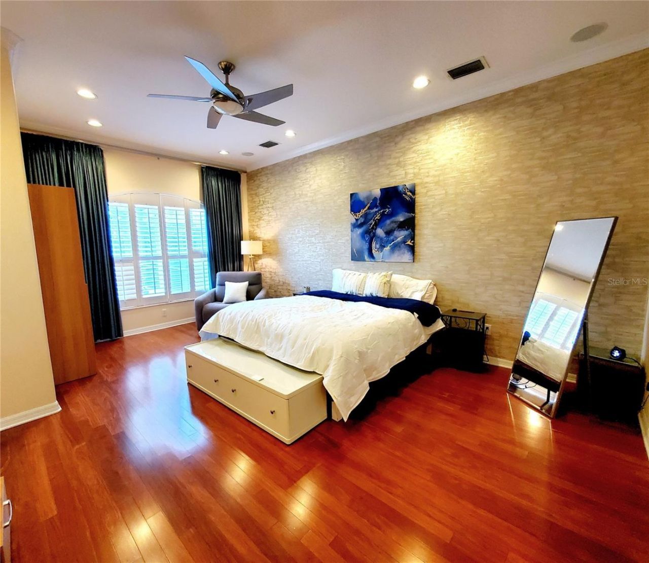 10004 Tree Tops Lake Road, Tampa, FL 33626 Photo