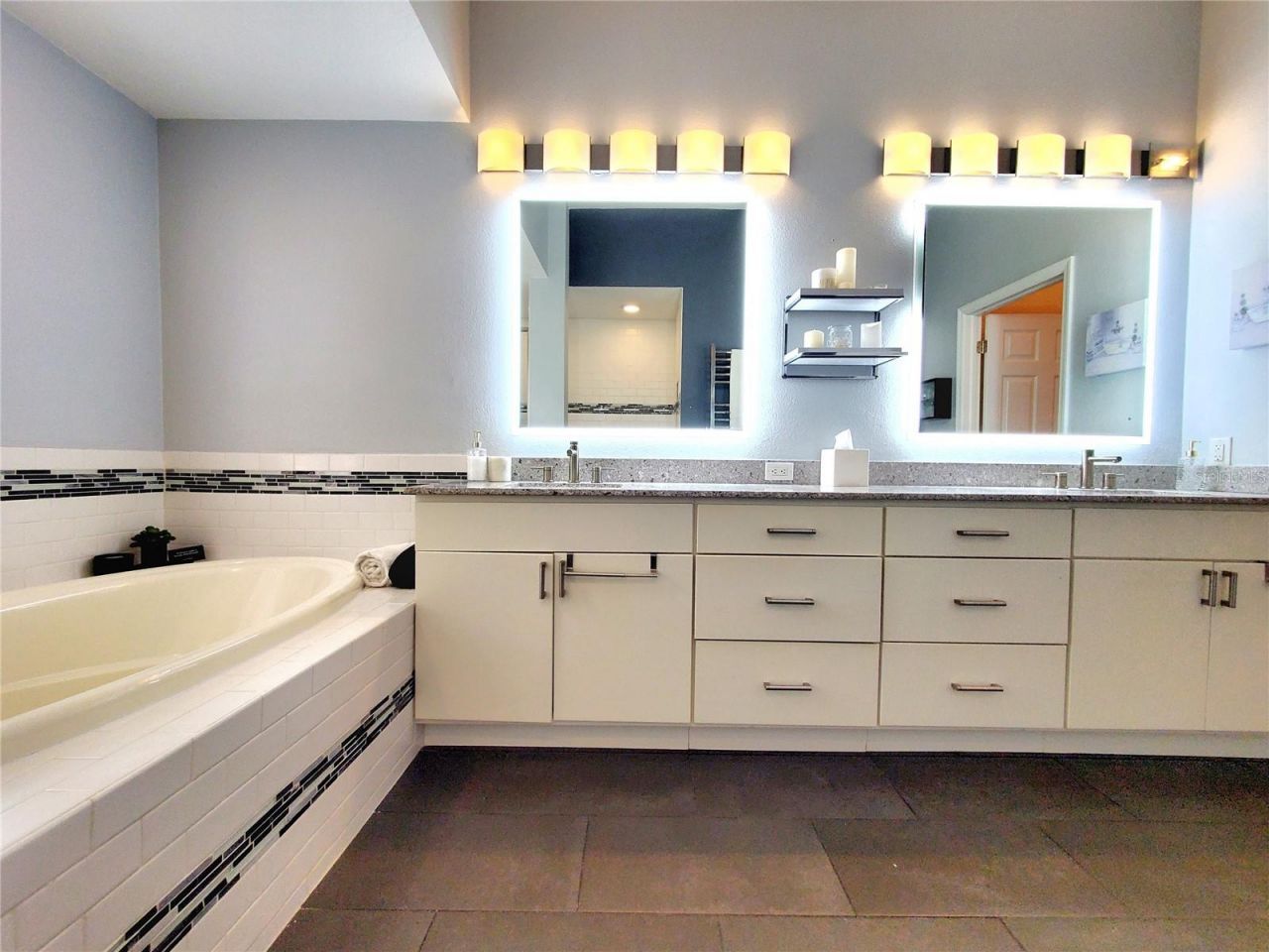 10004 Tree Tops Lake Road, Tampa, FL 33626 Photo