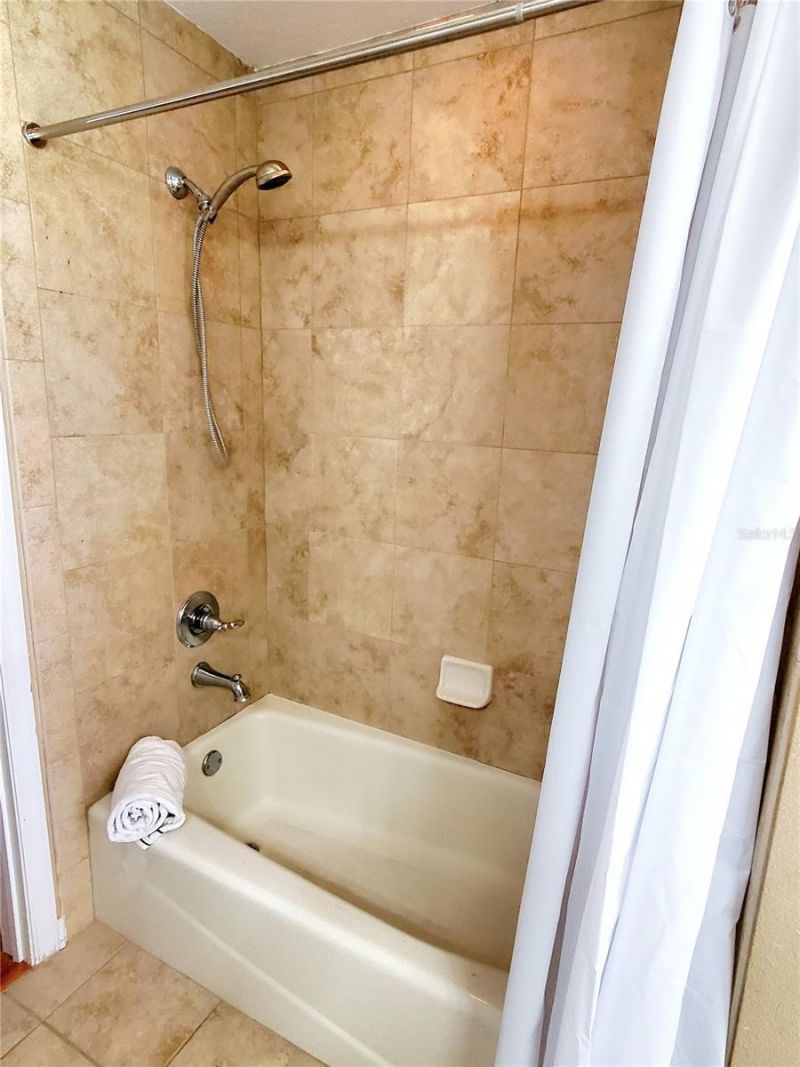 10004 Tree Tops Lake Road, Tampa, FL 33626 Photo