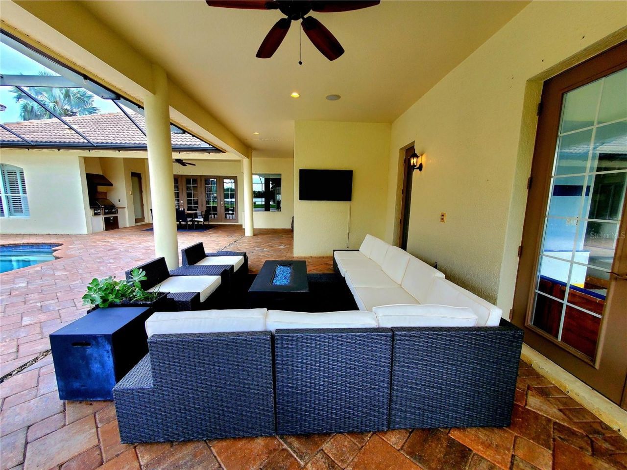 10004 Tree Tops Lake Road, Tampa, FL 33626 Photo