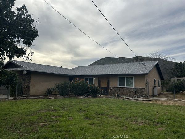 12146 La Cadena, Colton, CA 92324