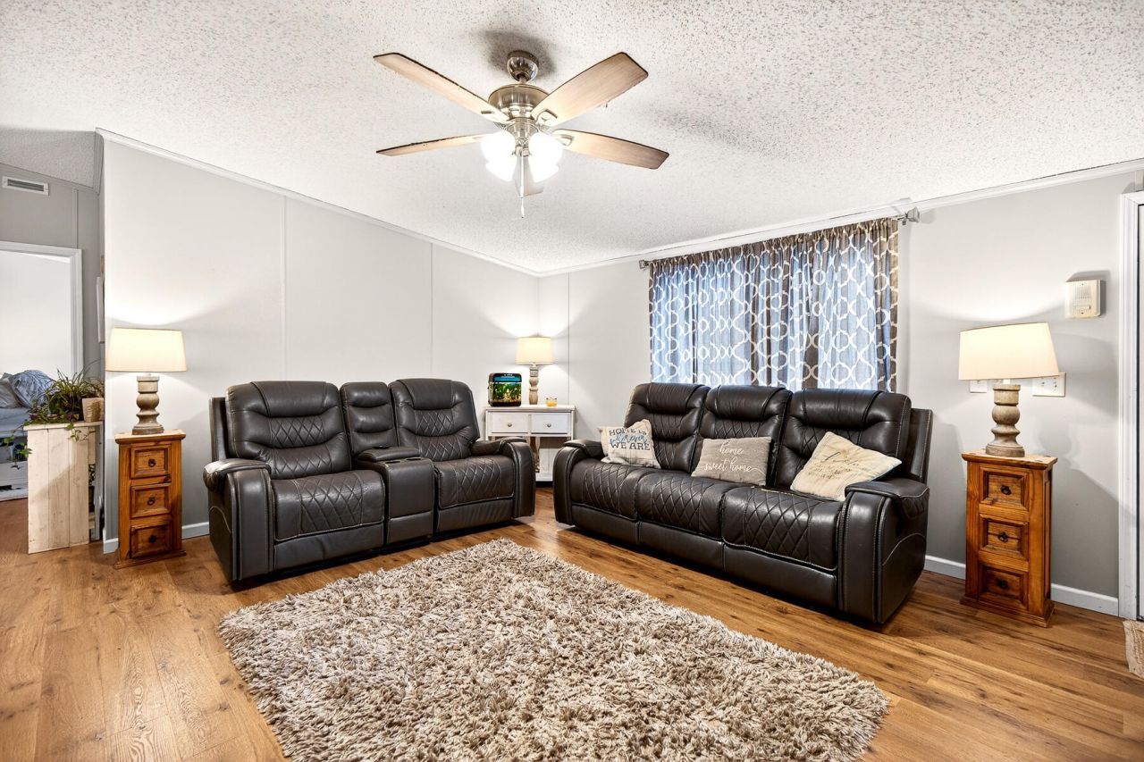 628 Deepwood Court Photo 10