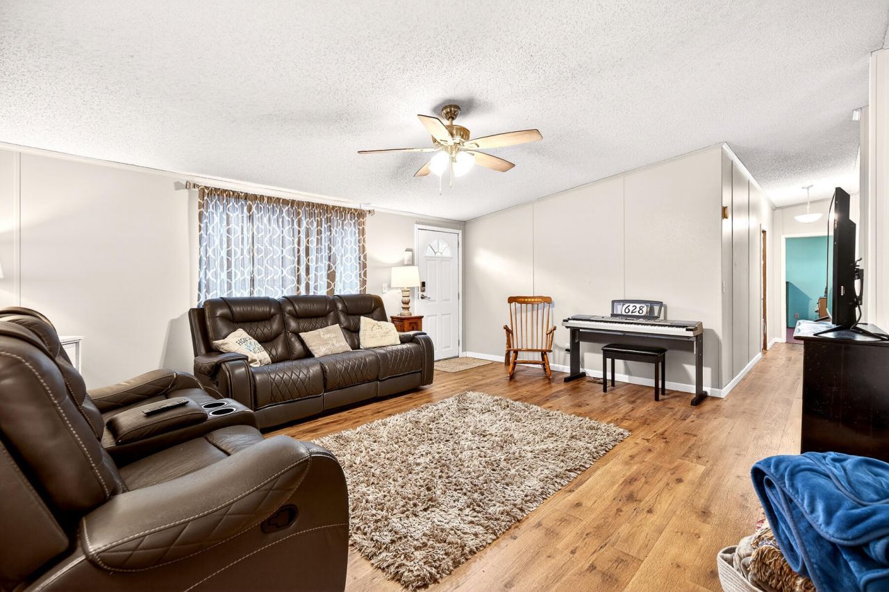 628 Deepwood Court Photo 11