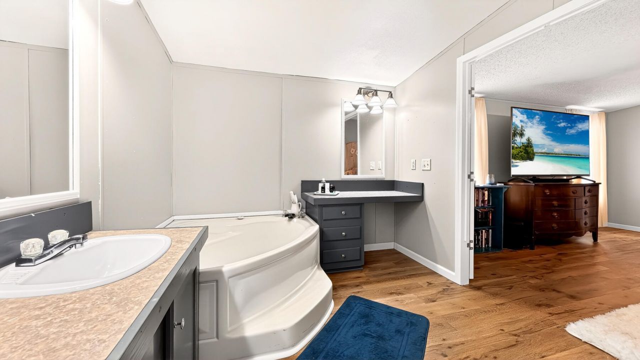 628 Deepwood Court Photo 37