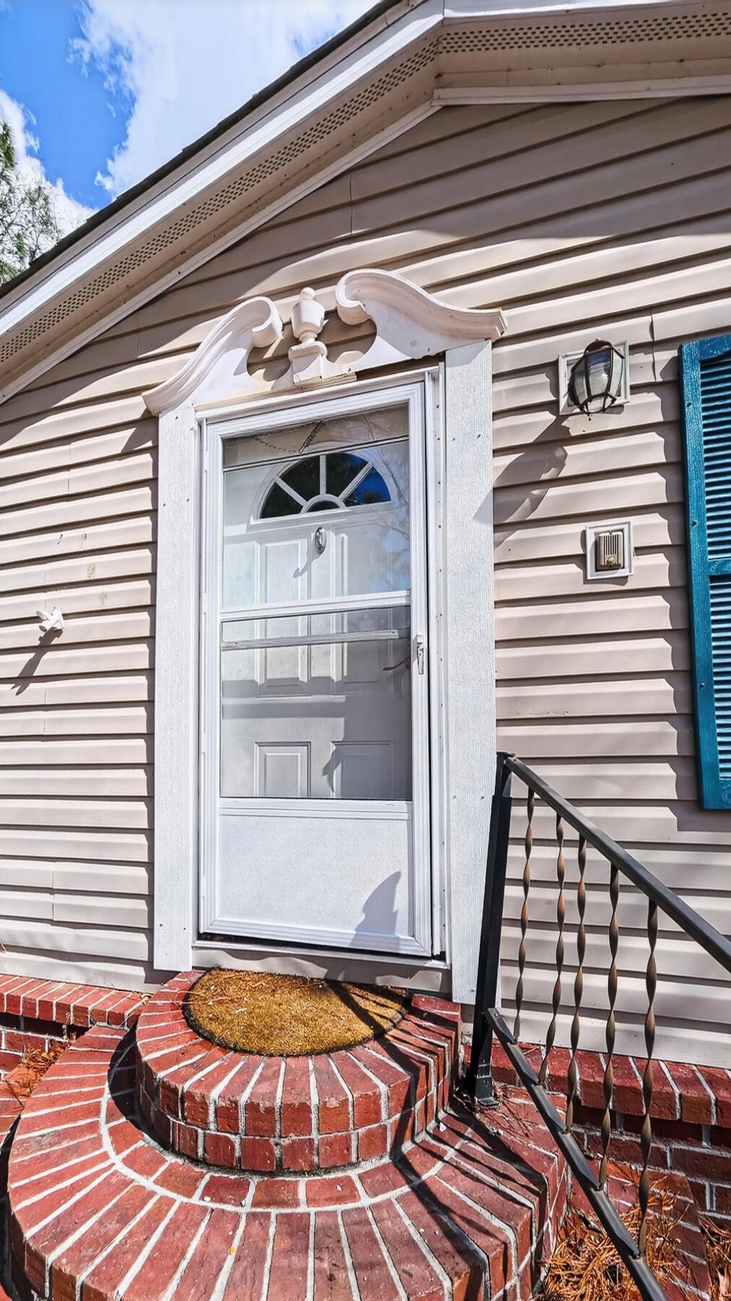 628 Deepwood Court Photo 4