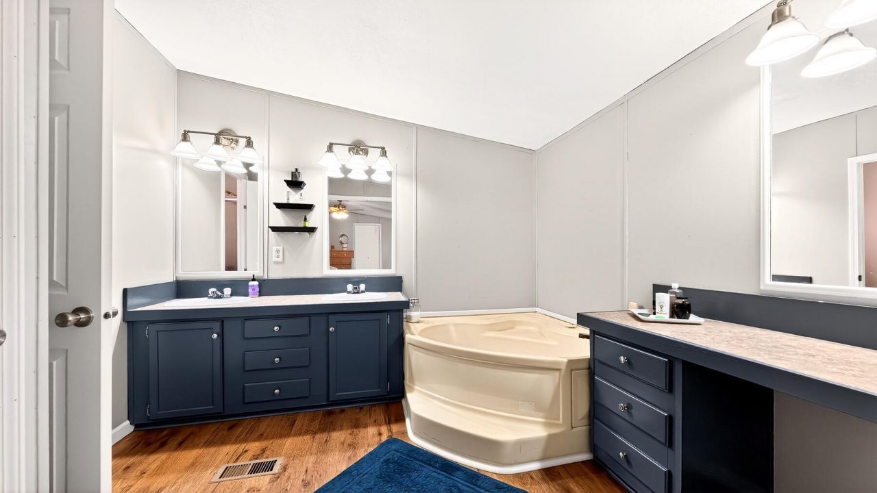 628 Deepwood Court Photo 40