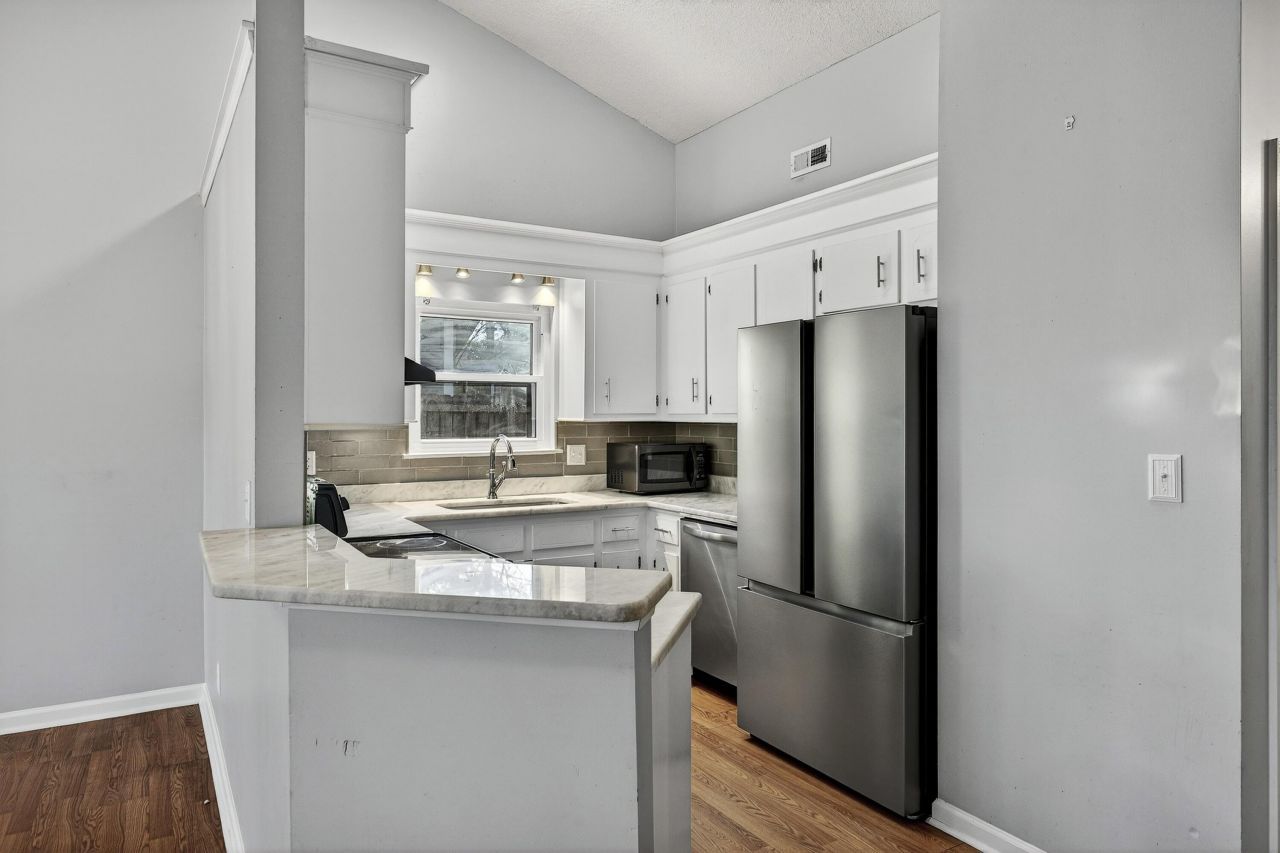 112 Pipestone Drive Photo 11