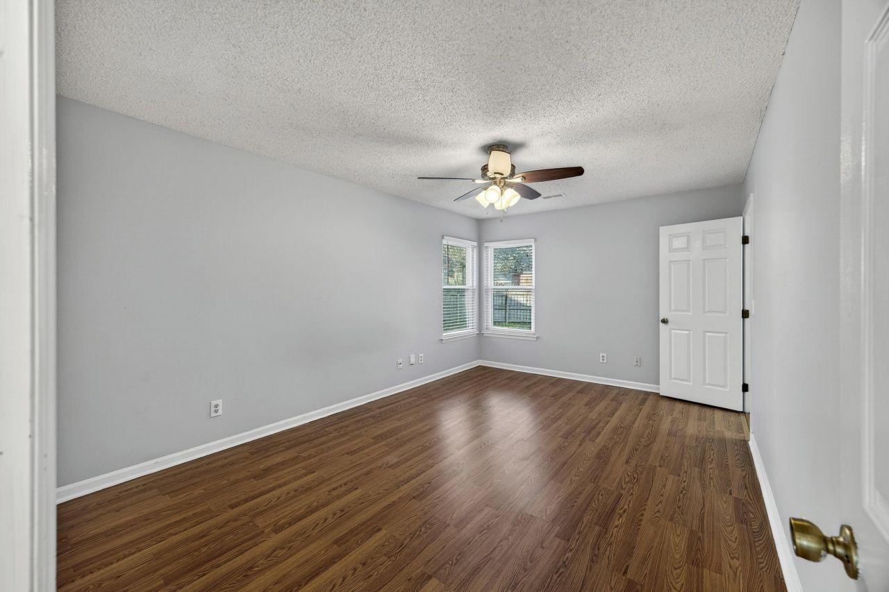 112 Pipestone Drive Photo 13